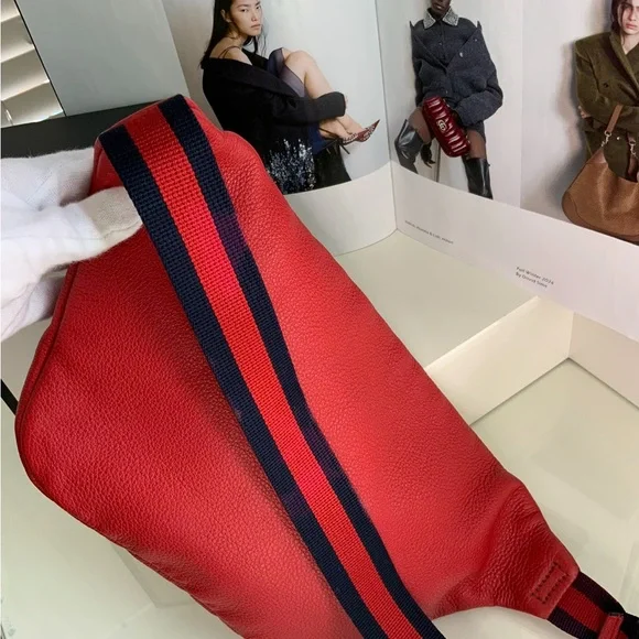 Gucci Red Logo Belt Bag - Picture 8 of 8